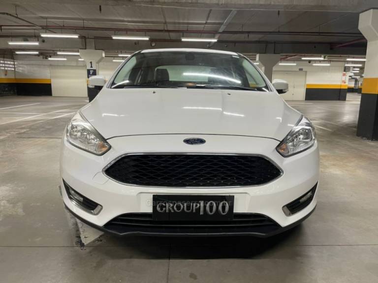 FORD - FOCUS - 2016/2016 - Branca - R$ 59.900,00