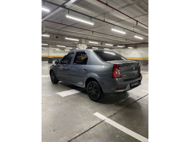 RENAULT - LOGAN - 2013/2013 - Cinza - R$ 23.900,00