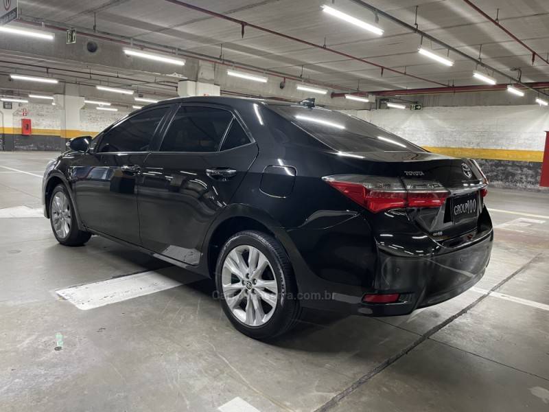 TOYOTA - COROLLA - 2018/2018 - Preta - R$ 94.900,00