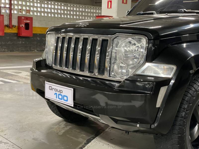 JEEP - CHEROKEE - 2010/2010 - Preta - R$ 65.000,00