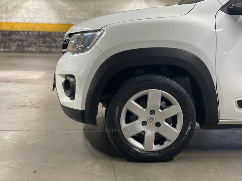 RENAULT - KWID - 2021/2021 - Branca - R$ 40.000,00